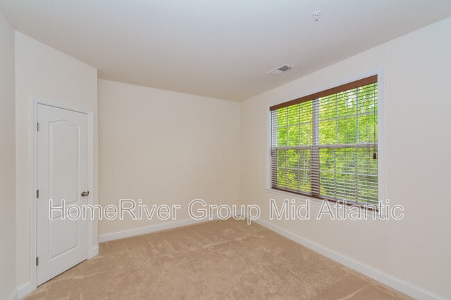 Building Photo - 6804 Osborne Hill Dr