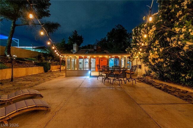 Building Photo - 2457 Swan Ln