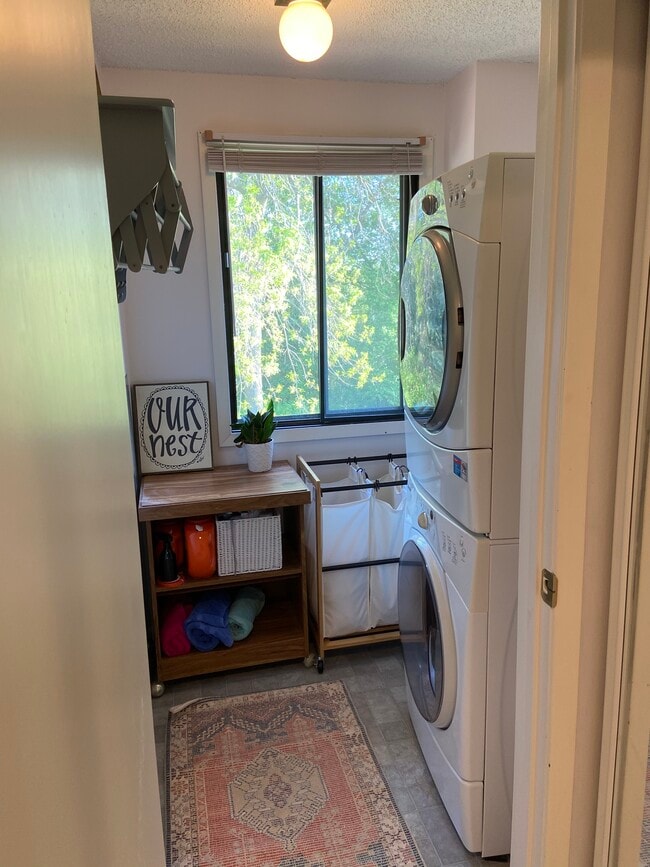 Building Photo - 3620 Independence Ave S