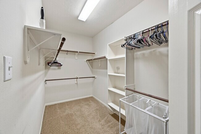 Building Photo - 14403 Lakepointe Bend Ln