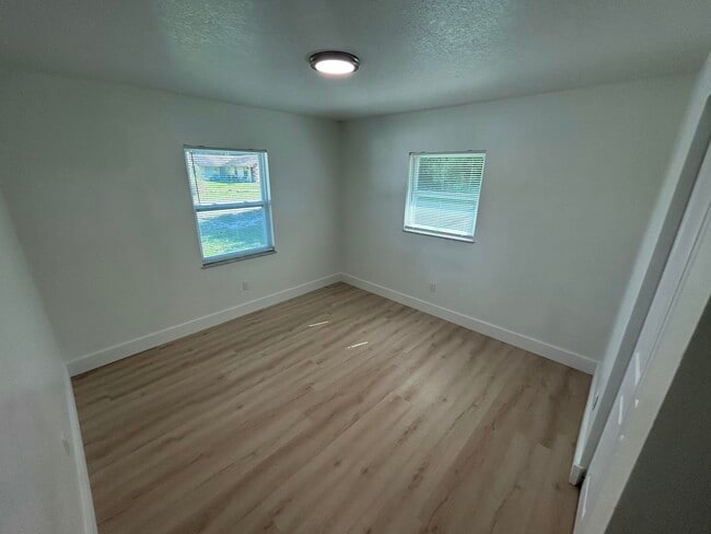 Building Photo - 2133 Sibley Ave