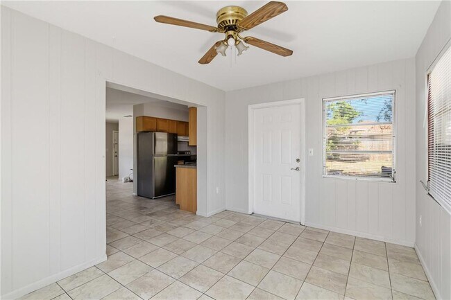 Building Photo - 308 Lantana Ave