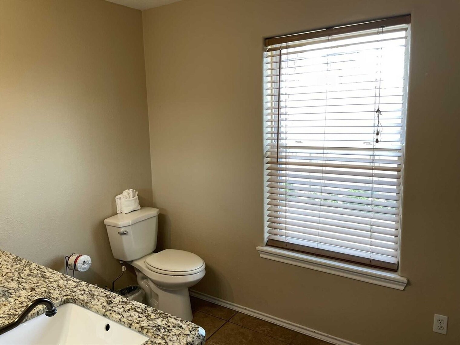 Building Photo - 126 Pike St