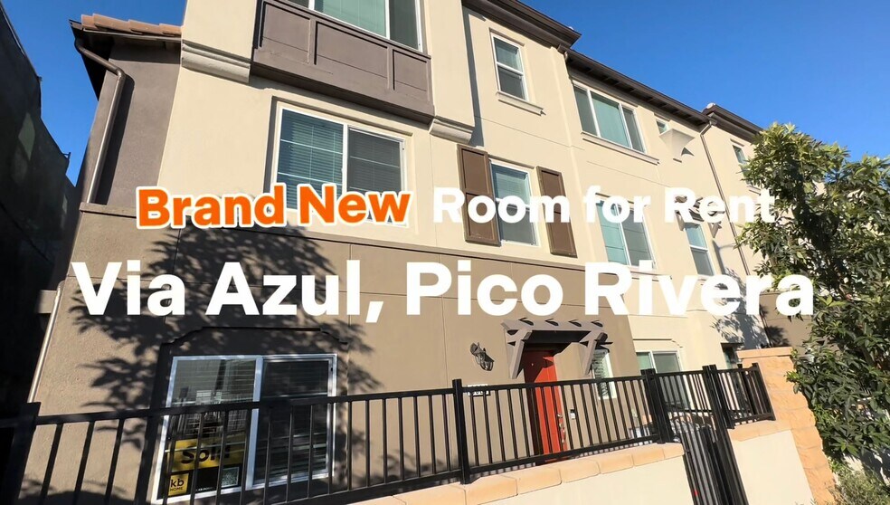 Building Photo - 9324 Via Azul