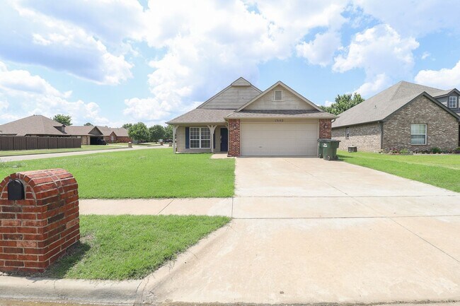 Building Photo - 3 Bed 2 Bath Home in Collinsville *Price D...