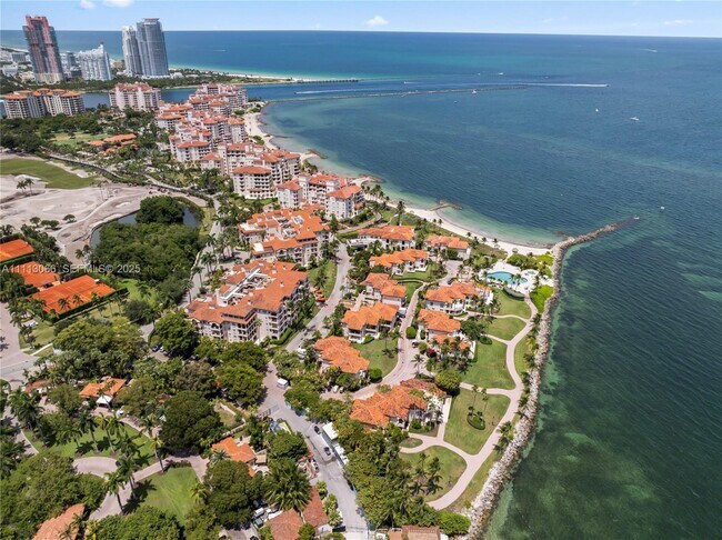 Building Photo - 19143 Fisher Island Dr