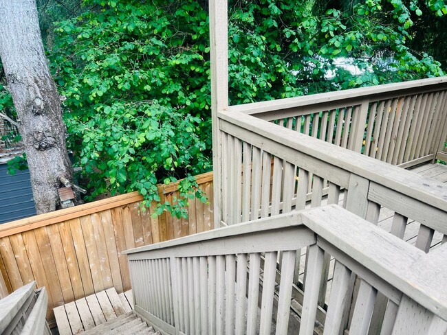 Building Photo - Must See! Beautiful 3bd/ + Bonus Rm/2.5 bath/ Primary Bed on Main/ /Heat Pump/Updated Features