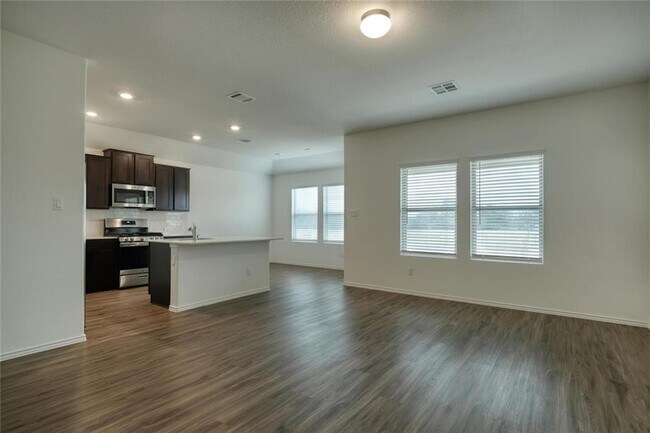 Building Photo - 1424 Chad Dr