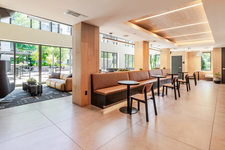 Building Photo - 3560 Rambla Pl