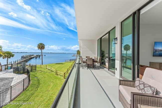 Building Photo - 225 Strand Dr