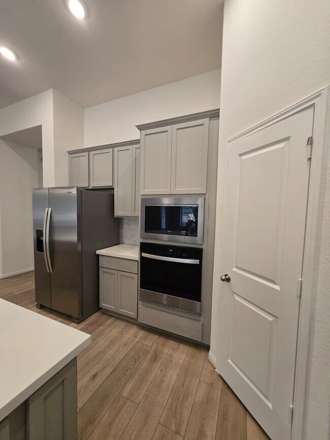 Building Photo - 1420 Florecer Ln