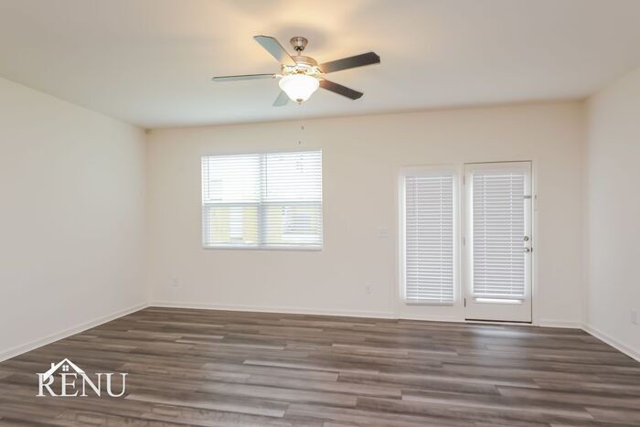 Building Photo - 3096 Calcutta St