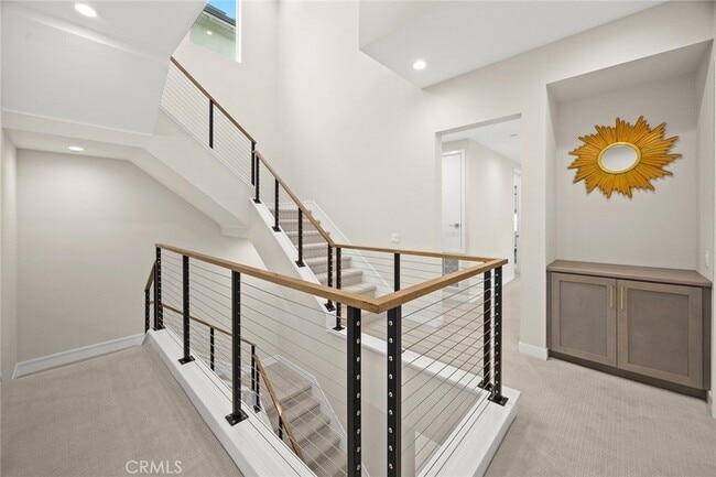 Building Photo - 478 Sycamore Dr