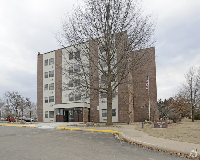 Primary Photo - Vantage Point Apartments