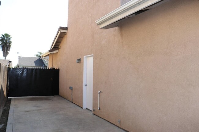 Building Photo - 2346 E Early Ave