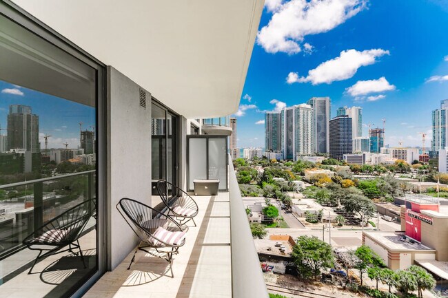 Building Photo - 101 NE 34th St