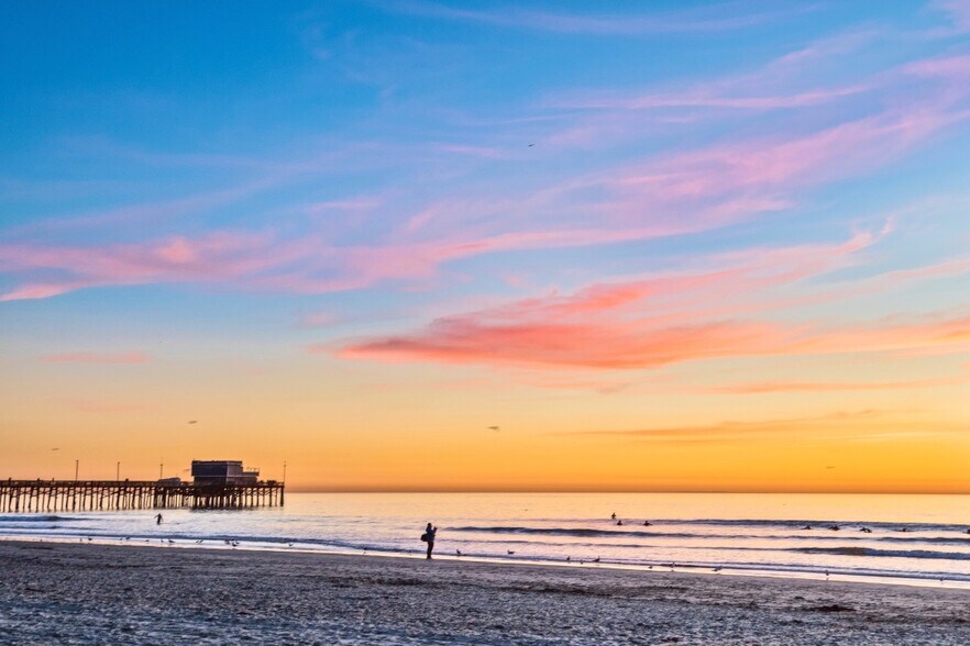 Newport Pier - 305 Main St