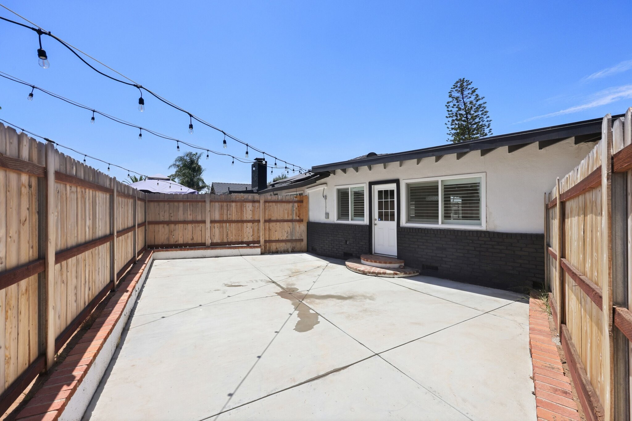 Building Photo - 8237 Churchill Dr