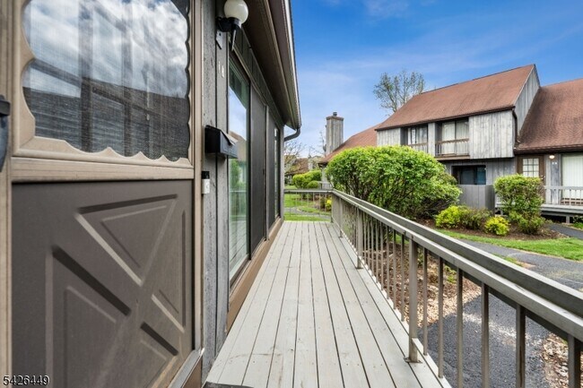 Building Photo - 257 Gemini Dr