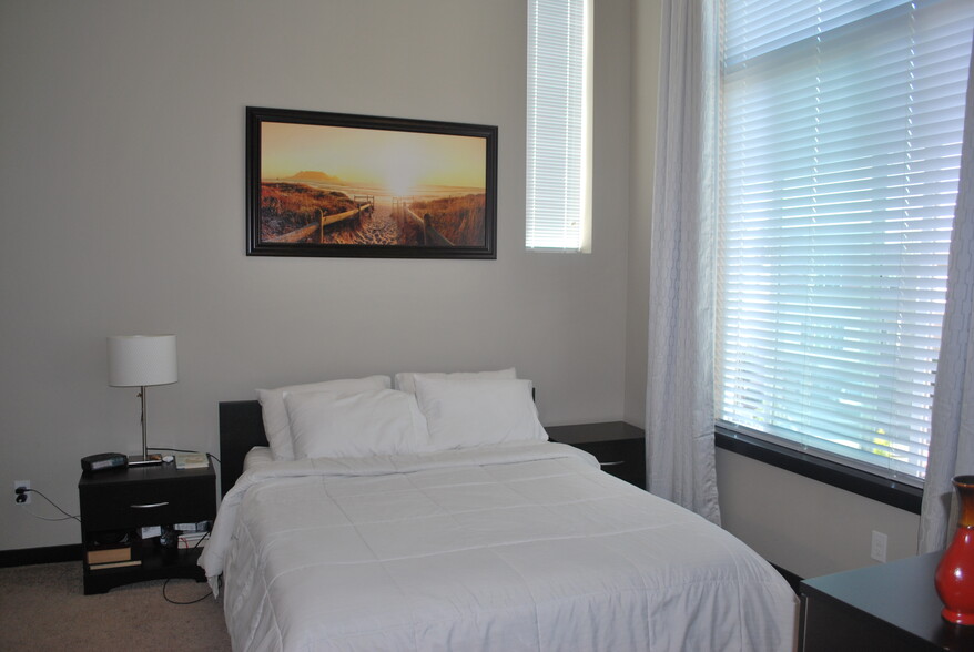 Master Bedroom - "high ceiling" - 1322 152nd Ln SW