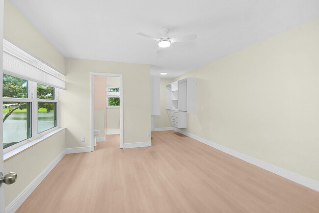Building Photo - 2442 SW Danbury Ln