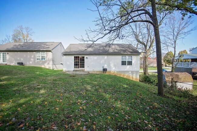 Building Photo - DELHI TOWNSHIP-Cute updated 3 bedroom 2bath ranch in OHSD w/huge 2 car garage