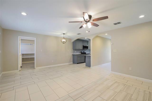 Building Photo - 1240 Carla St