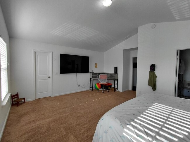 Building Photo - 836 Chariot Way