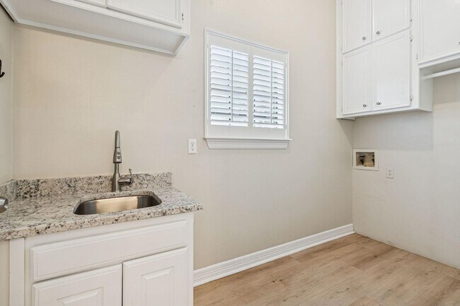 Building Photo - Unlike Anything You’ve Seen! 1.5-Acre Estate in Aledo ISD