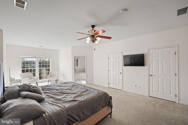 Building Photo - 12 Popes Creek Ln