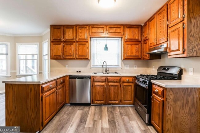 Building Photo - 2090 Breconridge Dr S W