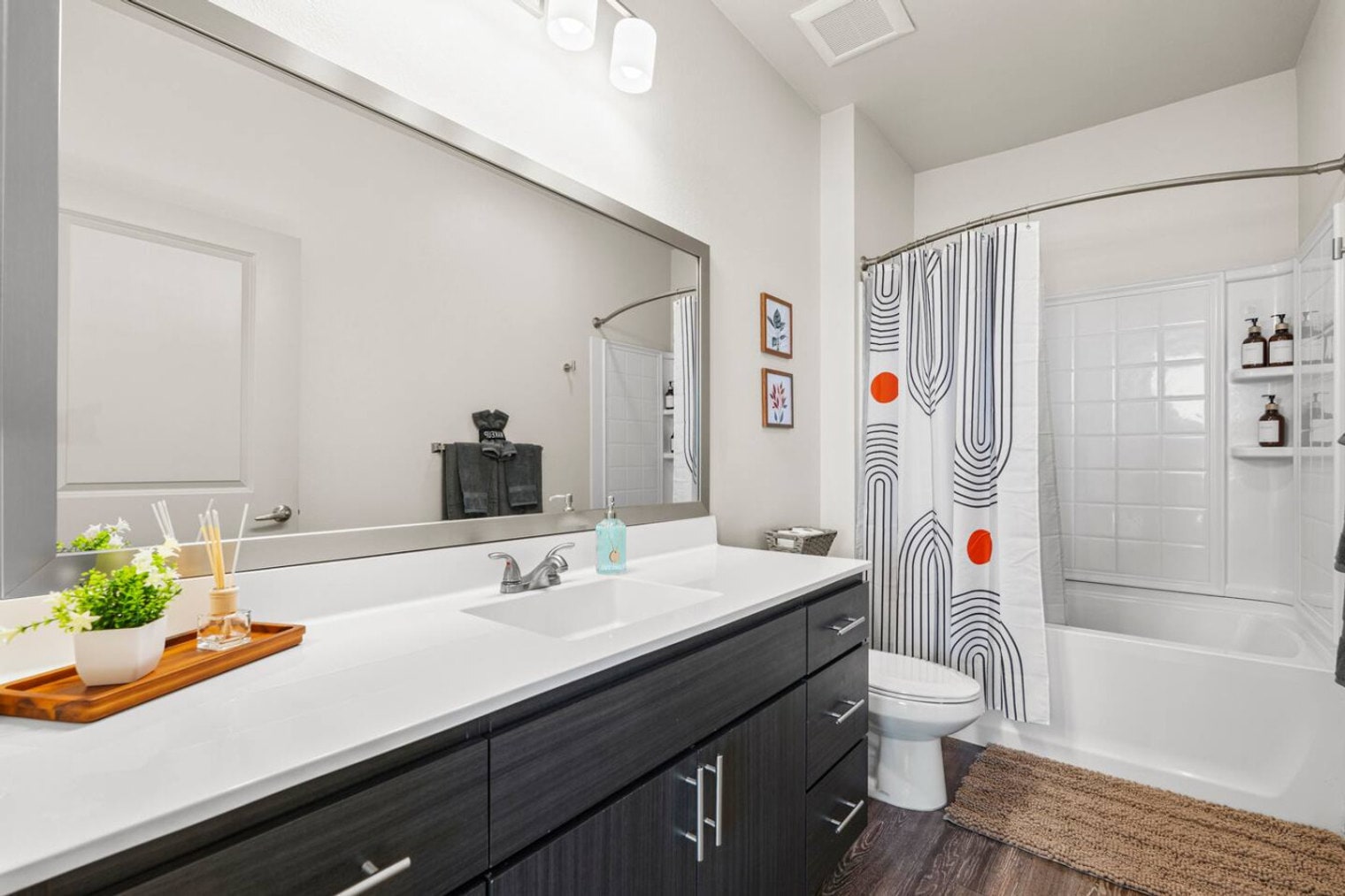 Building Photo - 711 W Broadway Rd