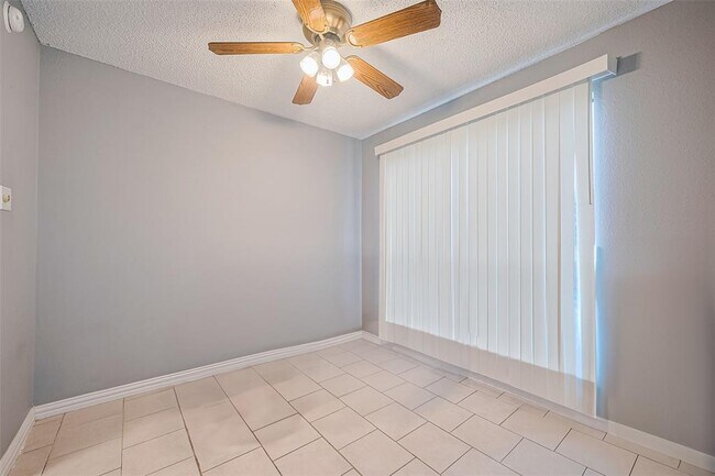 Building Photo - 8541 Sands Point Dr
