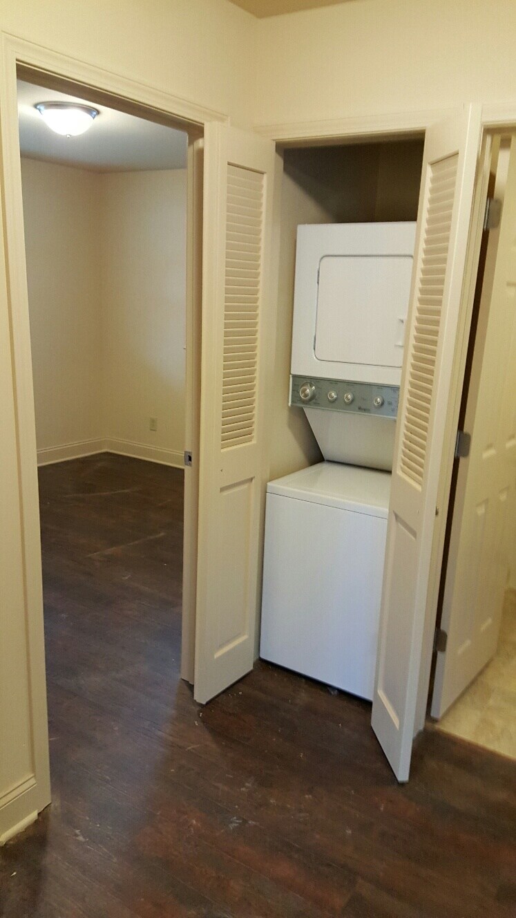 Building Photo - 97 Sherman St