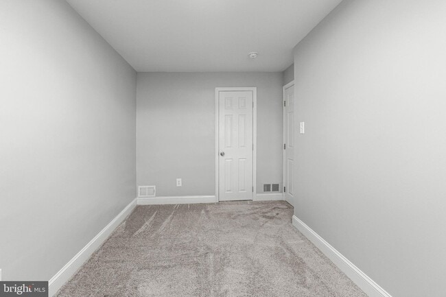 Building Photo - 2203 Redthorn Rd