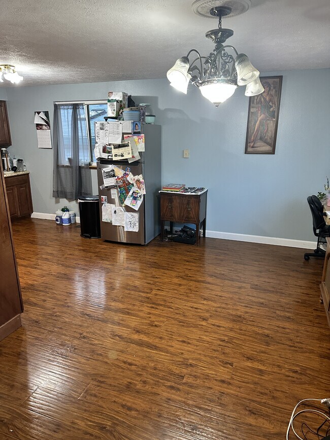 Building Photo - 3102 S Rebecca St