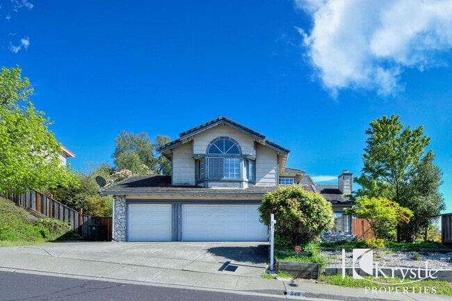 Building Photo - 349 Newcastle Dr