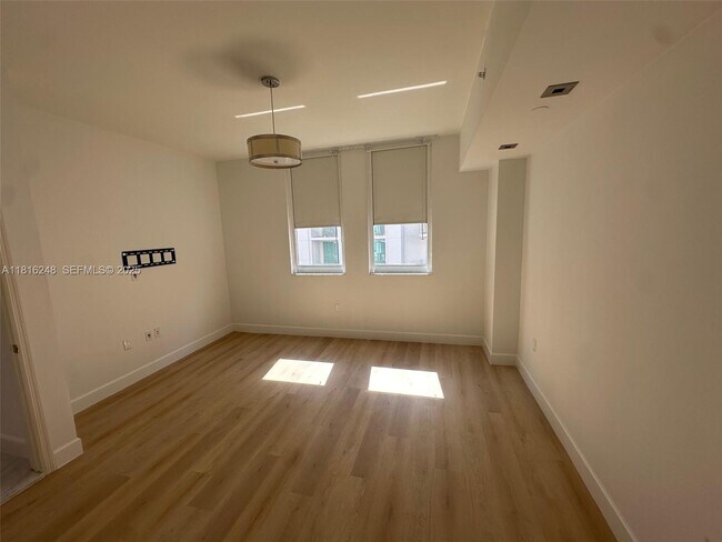 Building Photo - 4100 Salzedo St