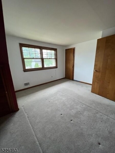 Building Photo - 27 Garwood Ct S