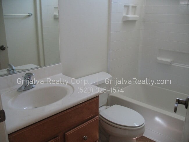 Building Photo - Lovely 3 BD, 2 BA Lennar House for Rent  (Valencia/Alvernon)