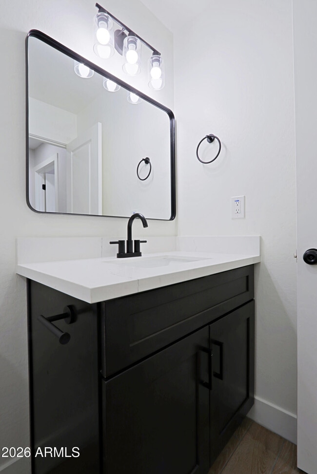 Building Photo - 454 S Pioneer