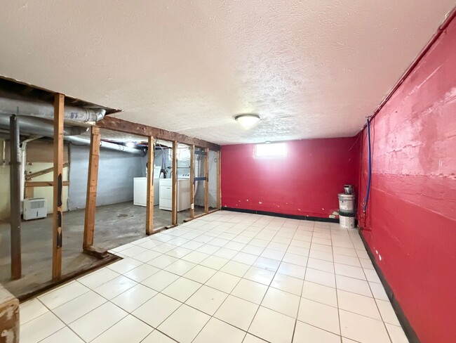 Building Photo - Wonderful 3 Bed and 1 Bath!