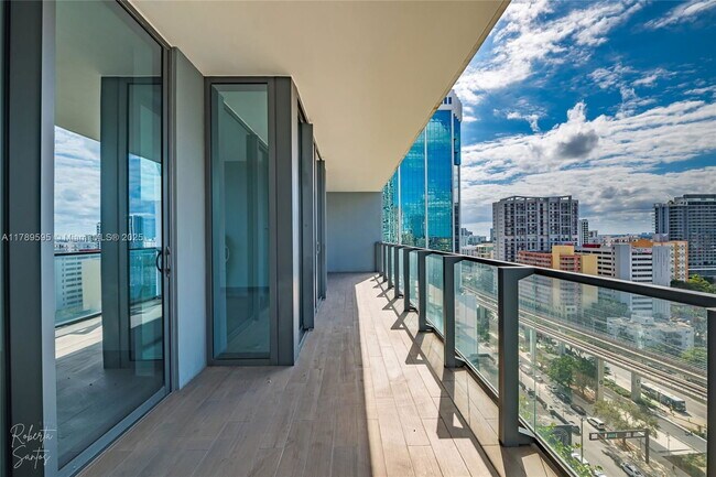 Building Photo - 88 SW 7th St