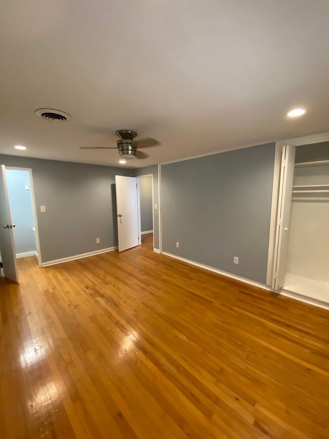 Building Photo - 1068 Nichols Dr