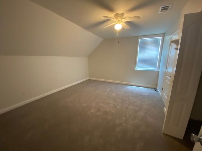 Building Photo - 4207 Broughton St