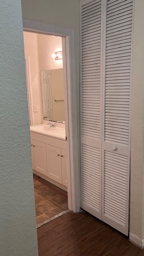 Building Photo - Condo for rent