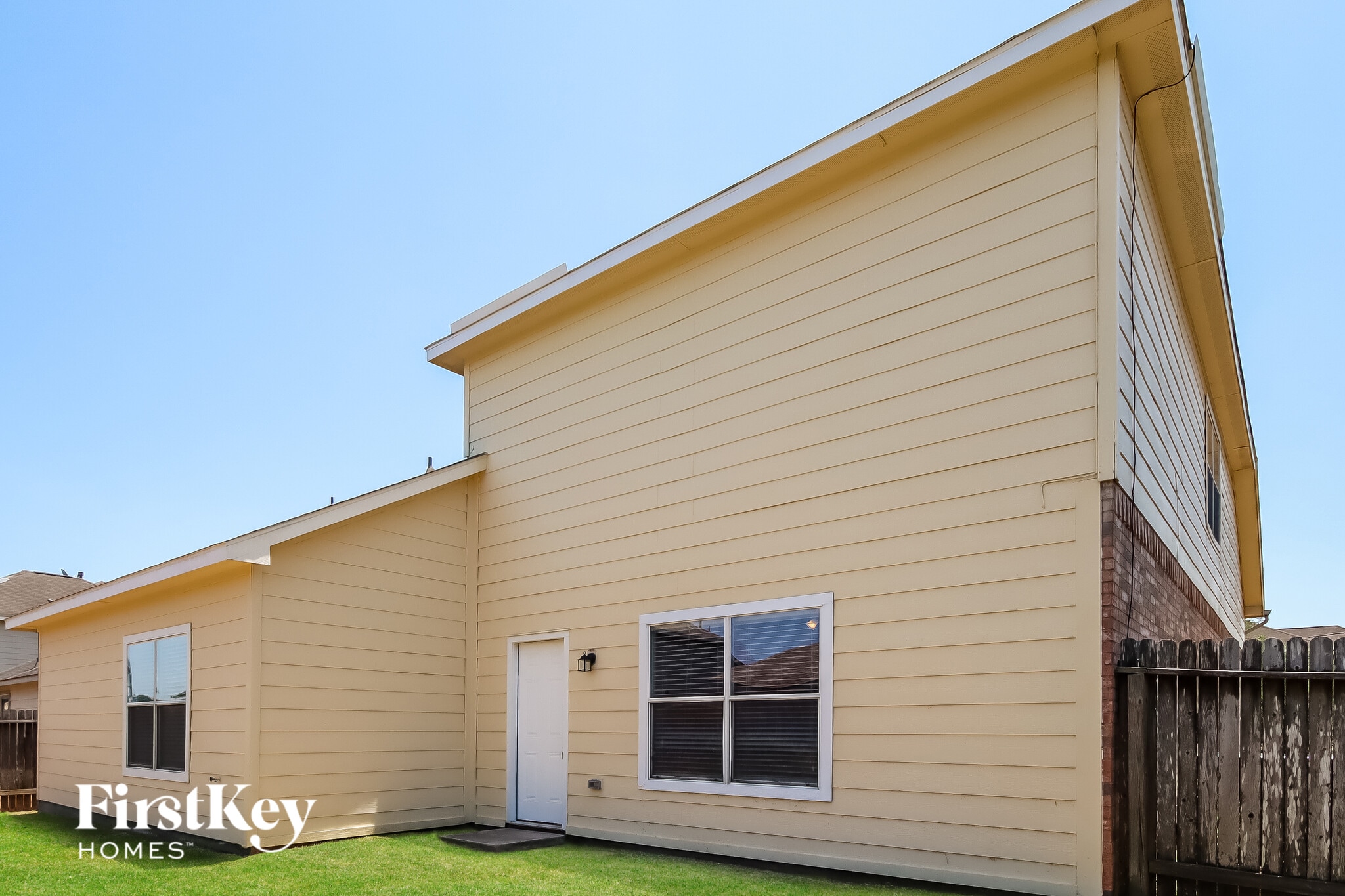 Building Photo - 8610 Sunny Gallop Dr