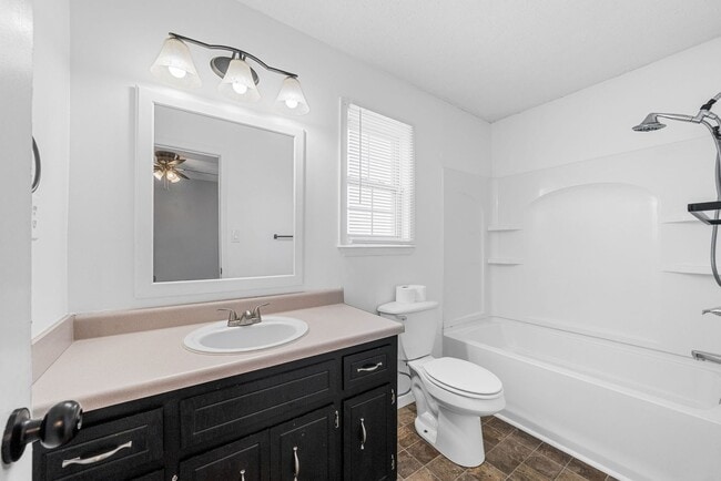 Building Photo - Oak Grove Cutie for Rent!