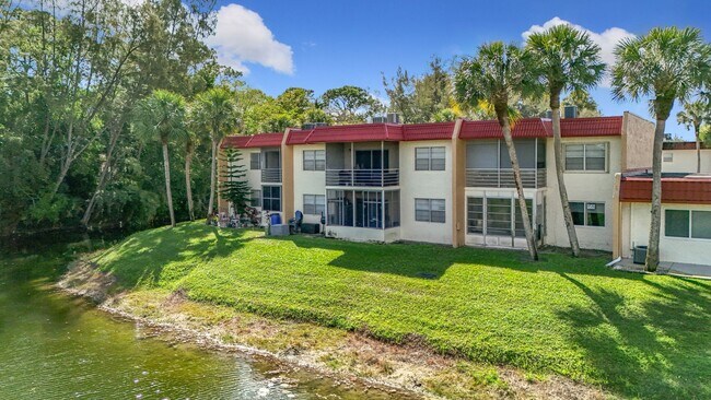 Building Photo - 235 Lake Dora Dr