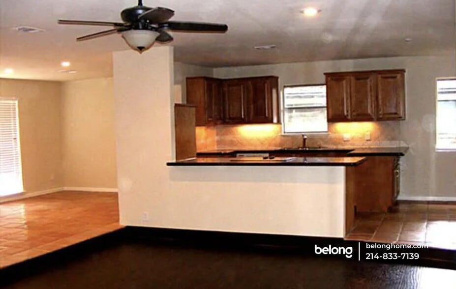 Building Photo - 8615 Skyline Dr